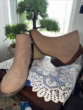 Diba True Women’s Size 8.5 Leather Ankle Boots Boho Western Comfort Booties